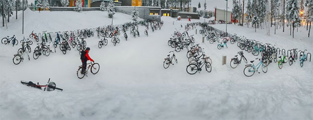 Στη Φινλανδία έχει -17 βαθμούς κι όμως τα παιδιά πάνε στο σχολείο με τα ποδήλατα (pics)